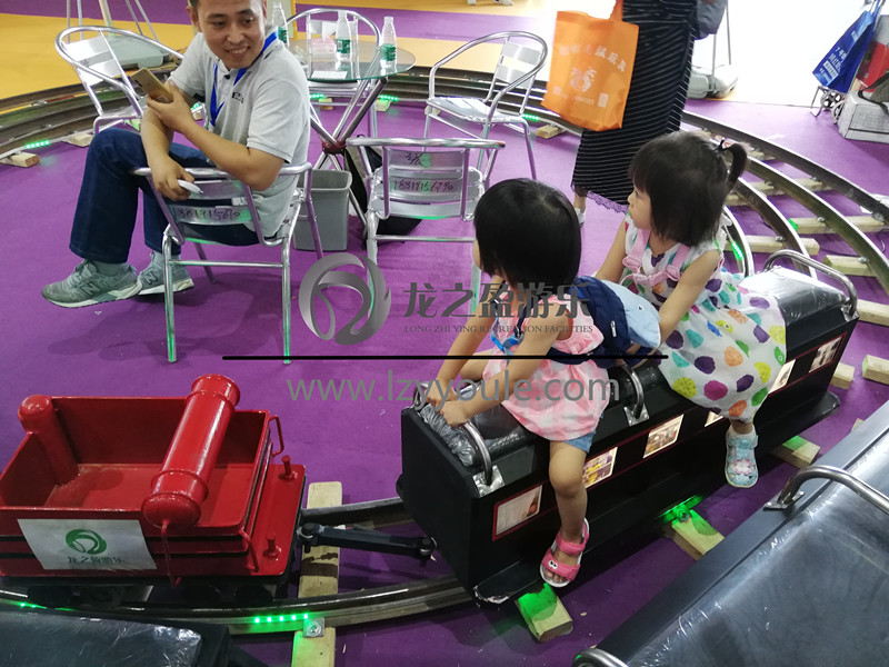 軌道小火車展銷會(huì)