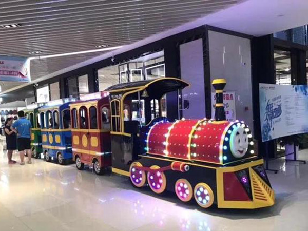 新型商場(chǎng)無(wú)軌小火車(chē)